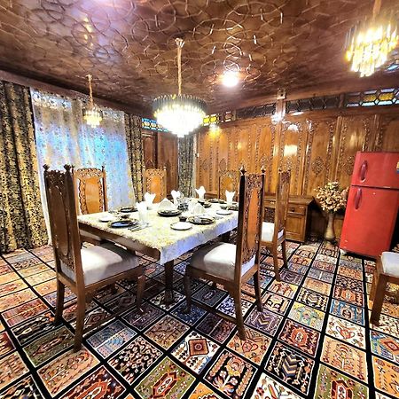 Aziz Palace Group Of Houseboats Srīnagar Esterno foto