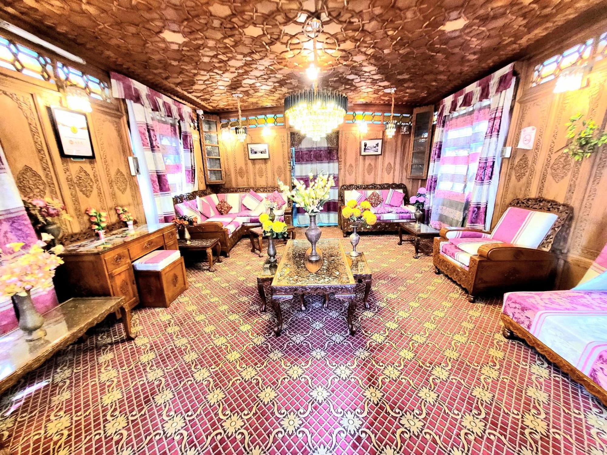 Aziz Palace Group Of Houseboats Srīnagar Esterno foto