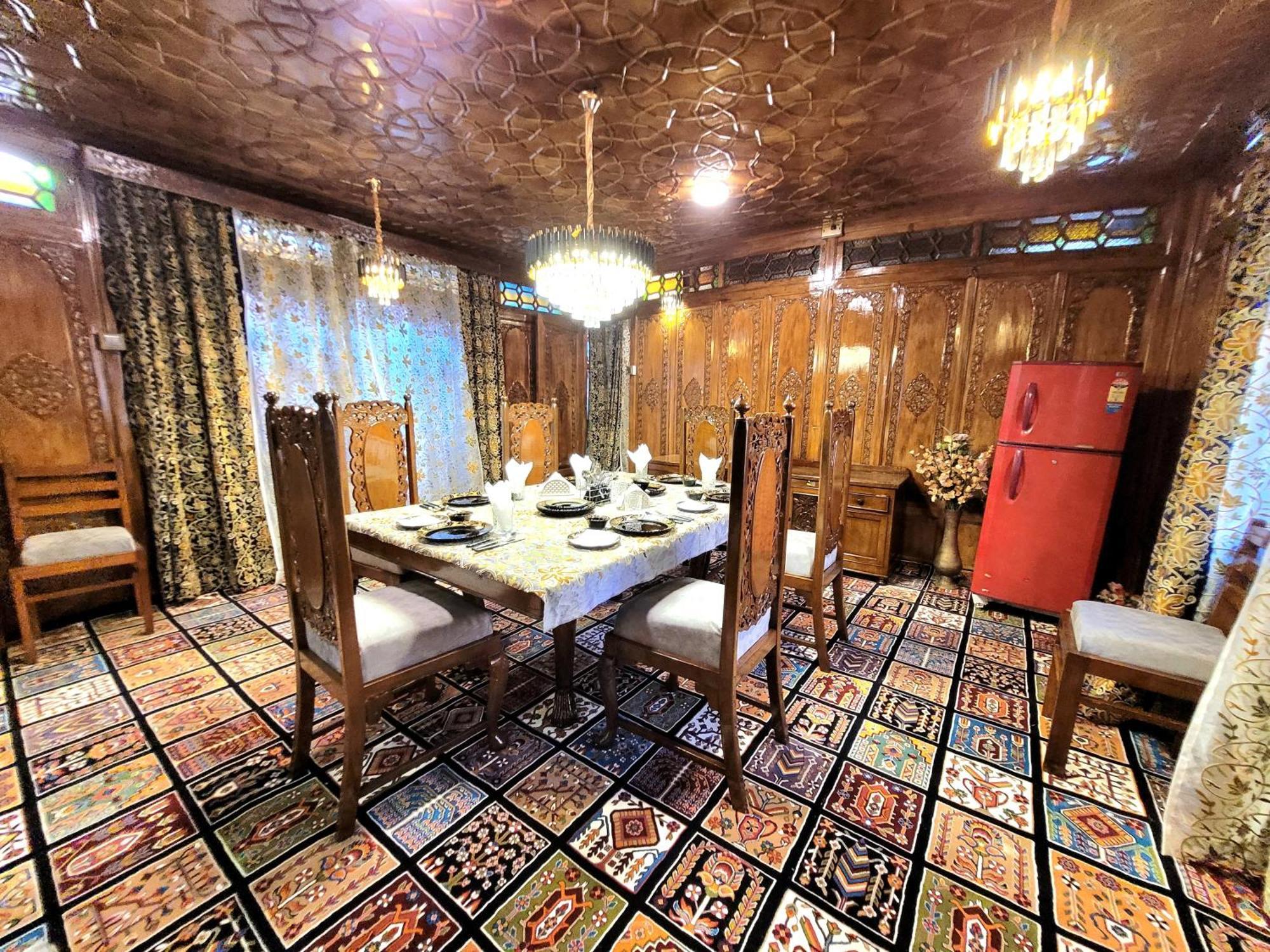 Aziz Palace Group Of Houseboats Srīnagar Esterno foto