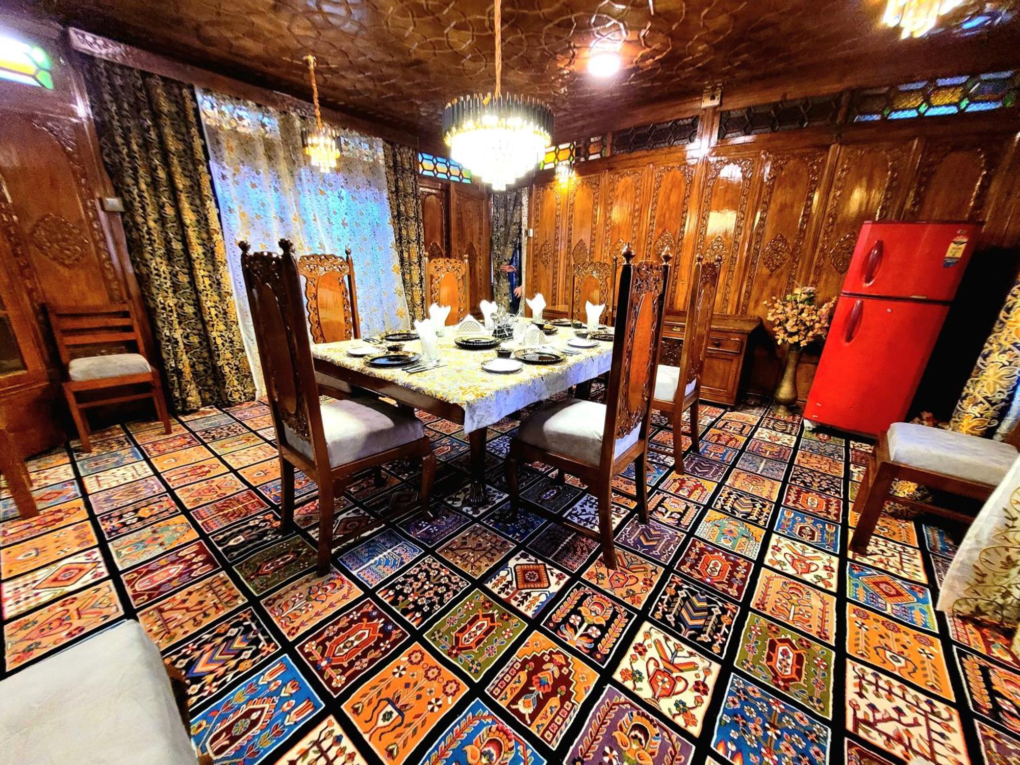 Aziz Palace Group Of Houseboats Srīnagar Esterno foto