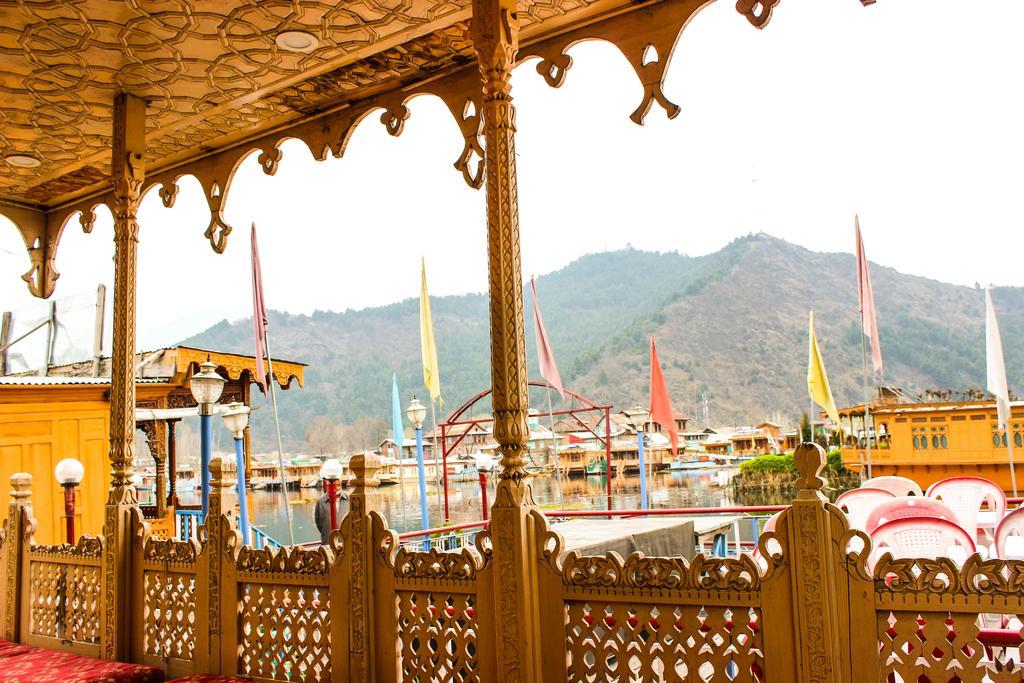 Aziz Palace Group Of Houseboats Srīnagar Esterno foto
