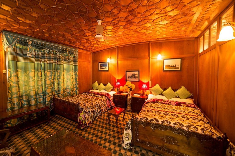 Aziz Palace Group Of Houseboats Srīnagar Esterno foto