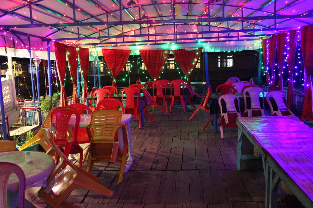 Aziz Palace Group Of Houseboats Srīnagar Esterno foto