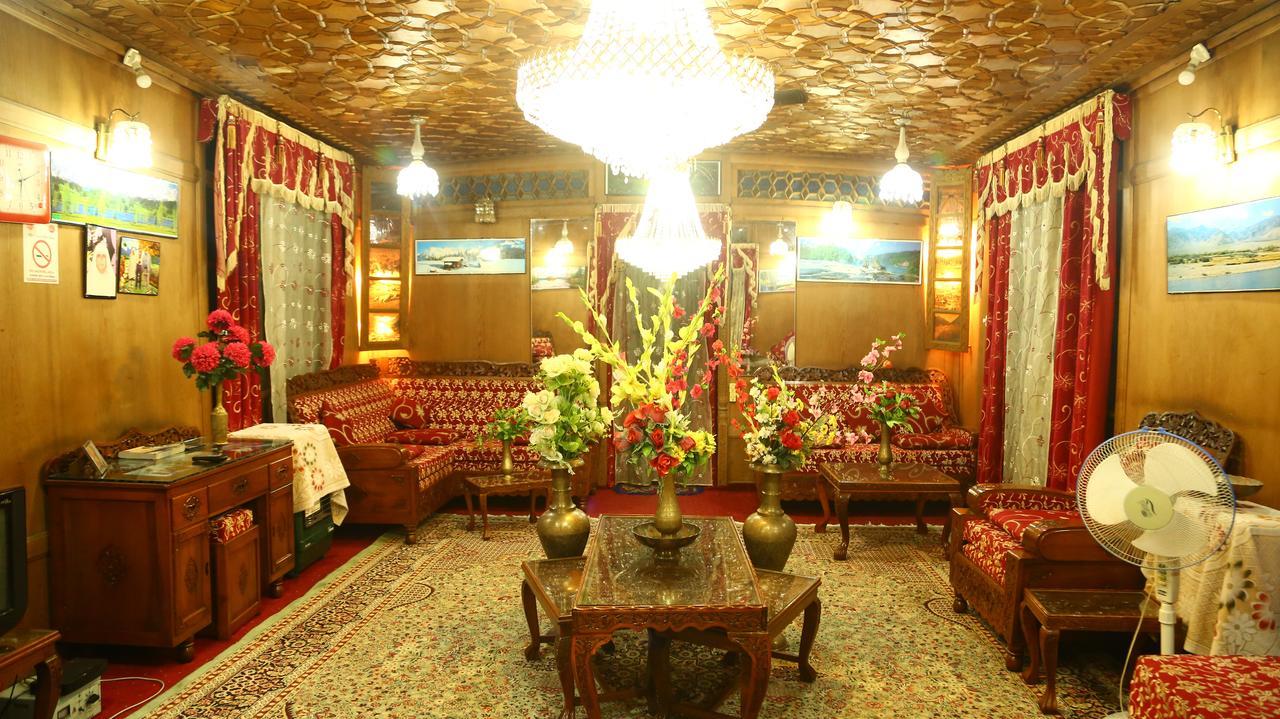 Aziz Palace Group Of Houseboats Srīnagar Esterno foto