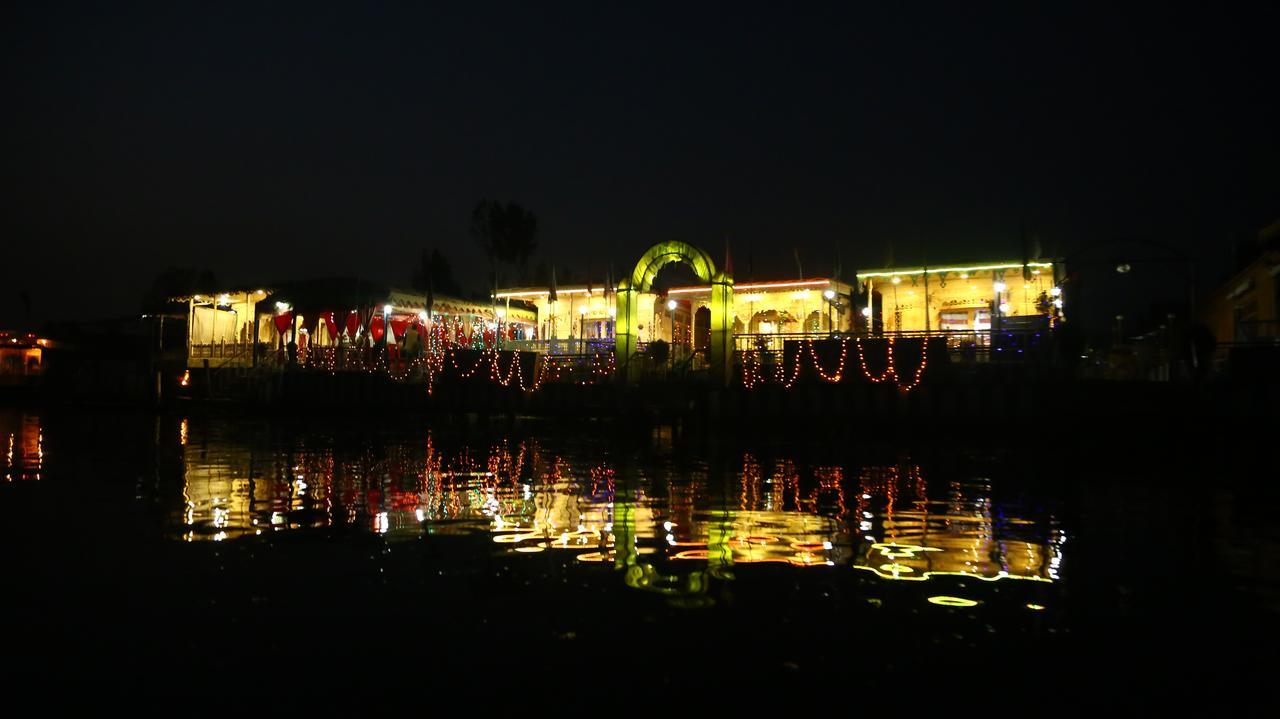 Aziz Palace Group Of Houseboats Srīnagar Esterno foto
